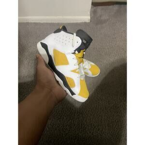 Size 2y- Nike Air Jordan 6 Retro Basketball Shoes Kids DV3605-170 Yellow Orchre